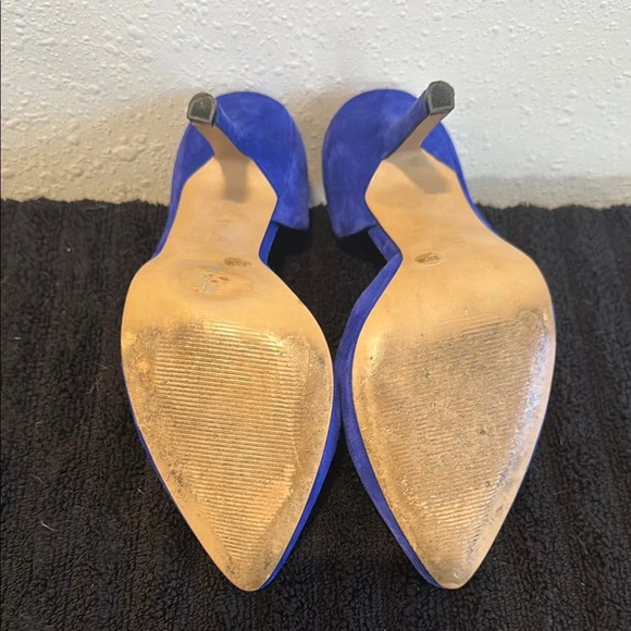 BCBG Blue High Heels with D'Orsay Cut - Picture 5 of 7